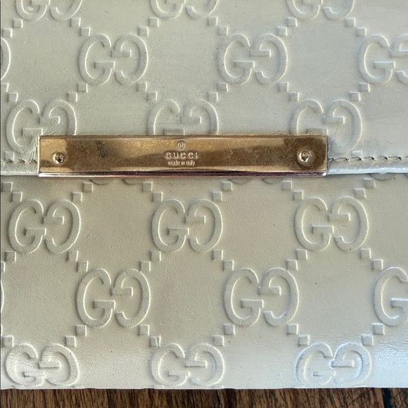 Gucci Ivory Embossed Leather Wallet - Picture 2 of 8